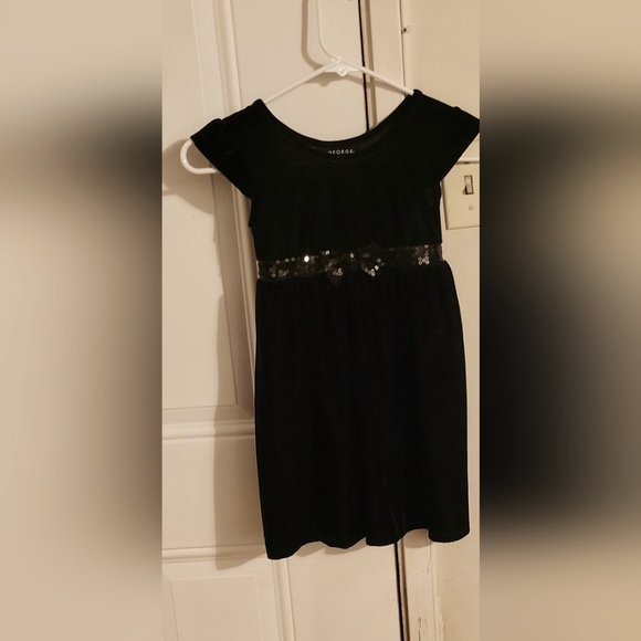 Other - Black velvet and sequence dress For toddler